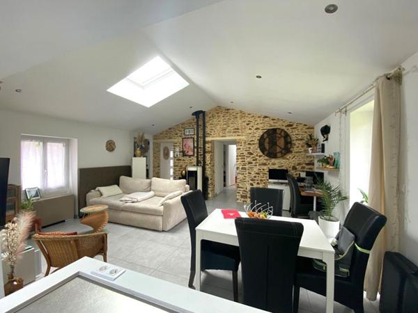 MAISON PLAIN PIED - 2 CHAMBRES - 44680 SAINTE PAZANNE - BUDGET 233 000  HAI