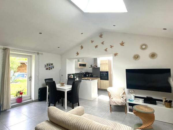MAISON PLAIN PIED - 2 CHAMBRES - 44680 SAINTE PAZANNE - BUDGET 233 000  HAI