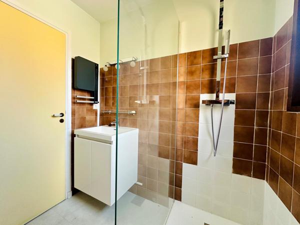 Hôtel de 17 chambres à réouvrir - Ax les Thermes