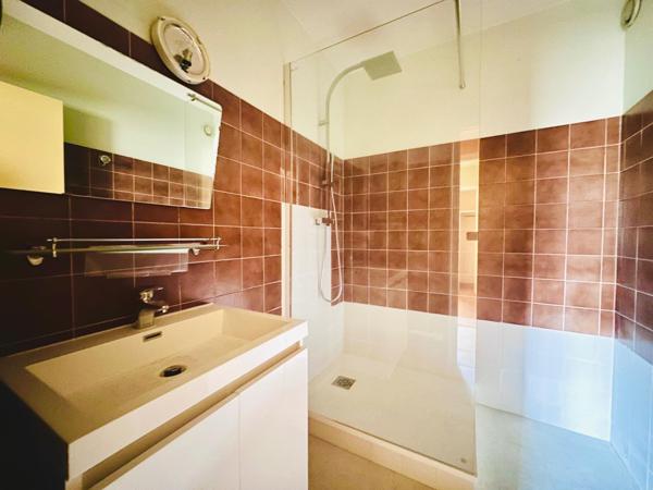 Hôtel de 17 chambres à réouvrir - Ax les Thermes