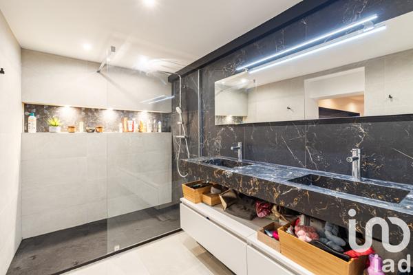 Maison à vendre 7 pièces 170 m² Suresnes