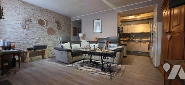 Maison à Vendre SEMI-PLAIN PIED à Fresnes-sur-Escaut (59970)

Cette maison de 94 m² est situé...