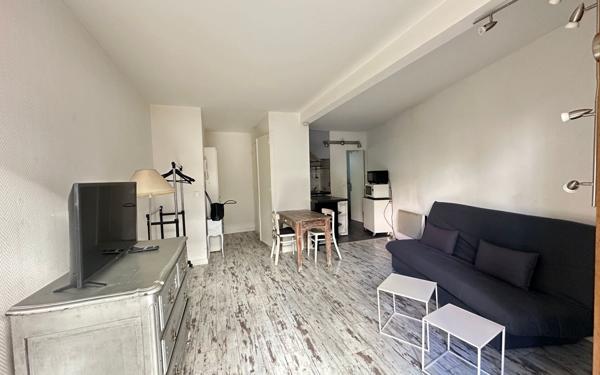 Appartement à vendre    1 pièce • 25,04 m2 Toulon