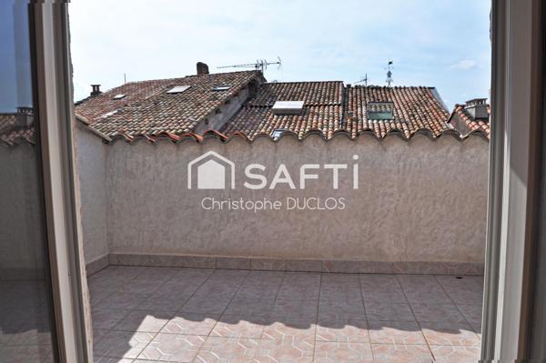 Appartement rénové en duplex avec terrasse.