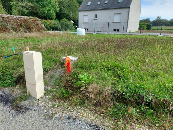 PLEUVEN, terrain constructible viabilisé de 759 m²
