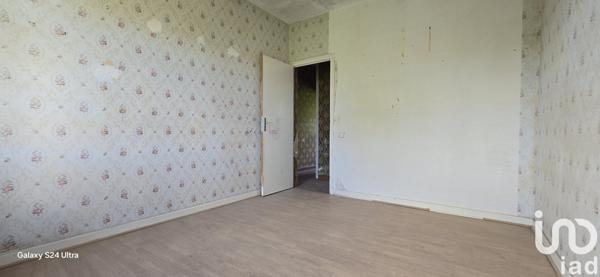 Maison traditionnelle 9 pièces de 192 m² à Saint-Amand-Montrond (18200)