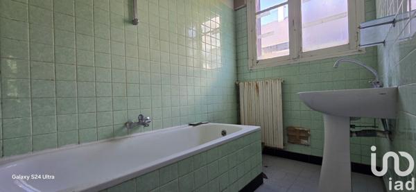 Maison traditionnelle 9 pièces de 192 m² à Saint-Amand-Montrond (18200)