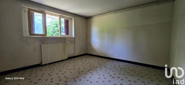 Maison traditionnelle 9 pièces de 192 m² à Saint-Amand-Montrond (18200)