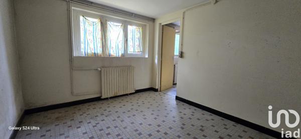 Maison traditionnelle 9 pièces de 192 m² à Saint-Amand-Montrond (18200)