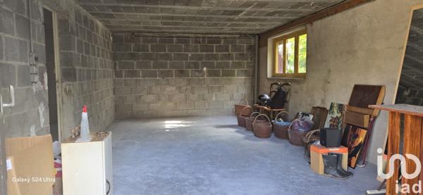 Maison traditionnelle 9 pièces de 192 m² à Saint-Amand-Montrond (18200)