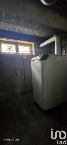 Maison traditionnelle 9 pièces de 192 m² à Saint-Amand-Montrond (18200)