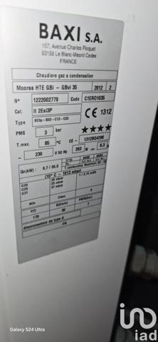 Maison traditionnelle 9 pièces de 192 m² à Saint-Amand-Montrond (18200)