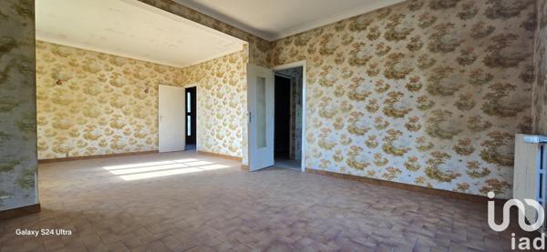 Maison traditionnelle 9 pièces de 192 m² à Saint-Amand-Montrond (18200)