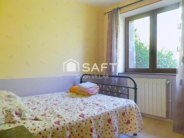 Maison spacieuse avec potentiel et grand terrain