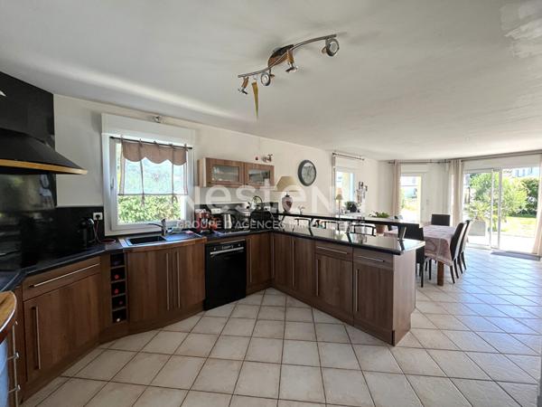 Maison à vendre Plumelec, 138 m², 4 chambres avec 1000 m² de terrain.