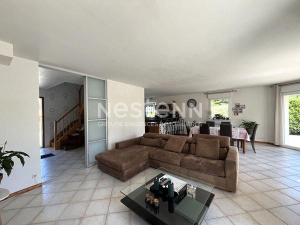 Maison à vendre Plumelec, 138 m², 4 chambres avec 1000 m² de terrain.