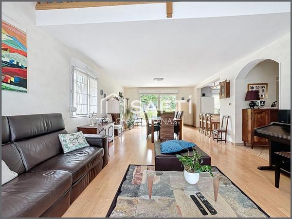 Maison individuelle, sans vis-à-vis avec Jardin.