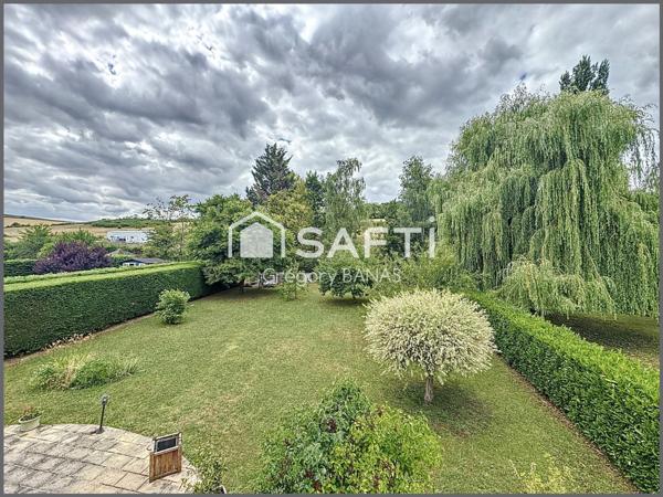 Maison individuelle, sans vis-à-vis avec Jardin.
