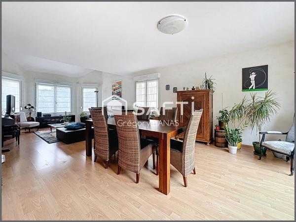 Maison individuelle, sans vis-à-vis avec Jardin.