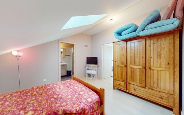 Appartement à vendre    6 pièces • 180 m2 Labry