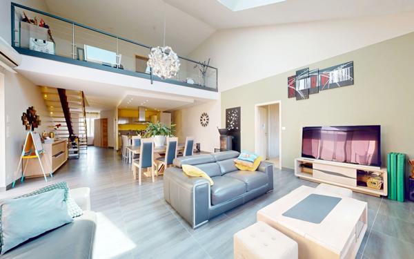 Appartement à vendre    6 pièces • 180 m2 Labry