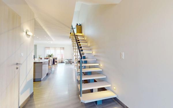 Appartement à vendre    6 pièces • 180 m2 Labry