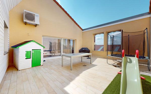 Appartement à vendre    6 pièces • 180 m2 Labry