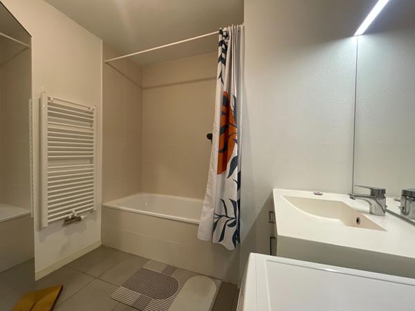 Bordeaux appartement 3 pièce(s) 70m2 2 ch parking sécurisée loggia