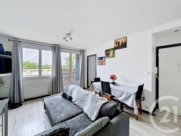 Appartement à vendre  4 pièces - 61 m 2   FEYZIN  - 69