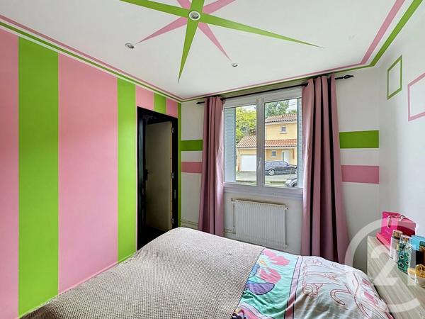 Appartement à vendre  4 pièces - 61 m 2   FEYZIN  - 69