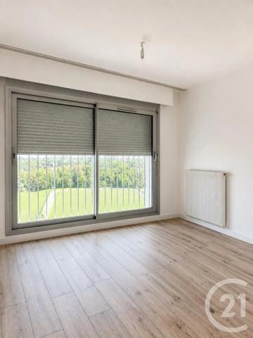 Appartement F5 à vendre  5 pièces - 96,34 m 2   VENISSIEUX  - 69