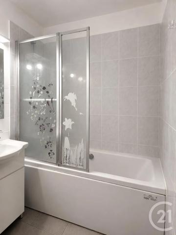 Appartement F5 à vendre  5 pièces - 96,34 m 2   VENISSIEUX  - 69