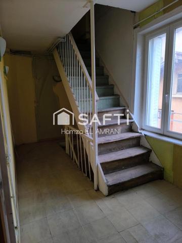 Immeuble de rapport en centre ville 2 appartements et un commerce