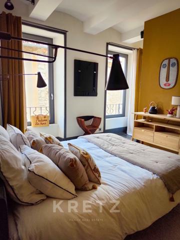 Une adresse confidentielle au cœur des Vans, entre jardin préservé et piscine.