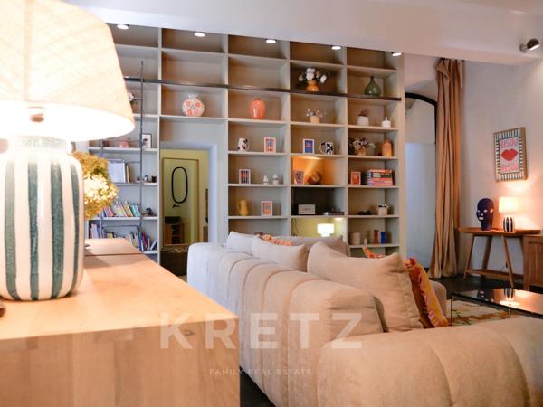 Une adresse confidentielle au cœur des Vans, entre jardin préservé et piscine.