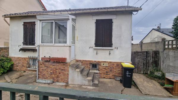 Maison à rénover ou terrain à batir dans secteur pavillonnaire