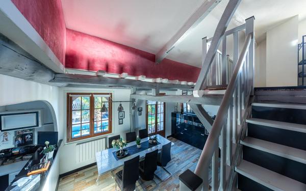 Maison à vendre    8 pièces • 413 m2 Tournus