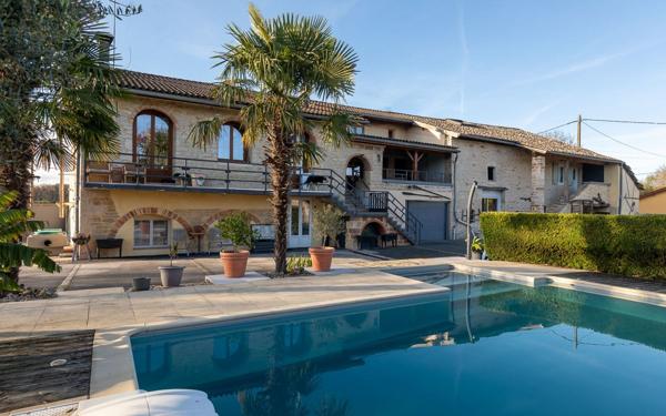 Maison à vendre    8 pièces • 413 m2 Tournus