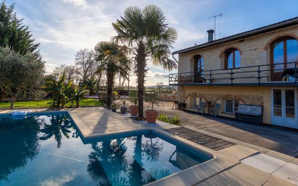 Maison à vendre    8 pièces • 413 m2 Tournus