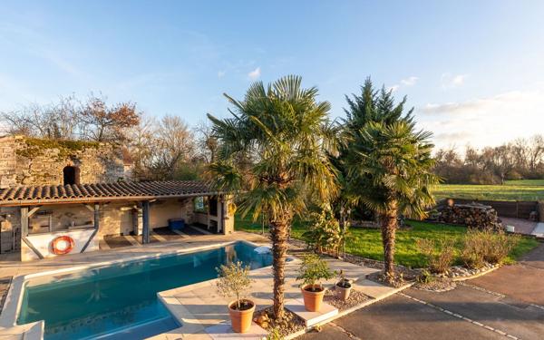 Maison à vendre    8 pièces • 413 m2 Tournus