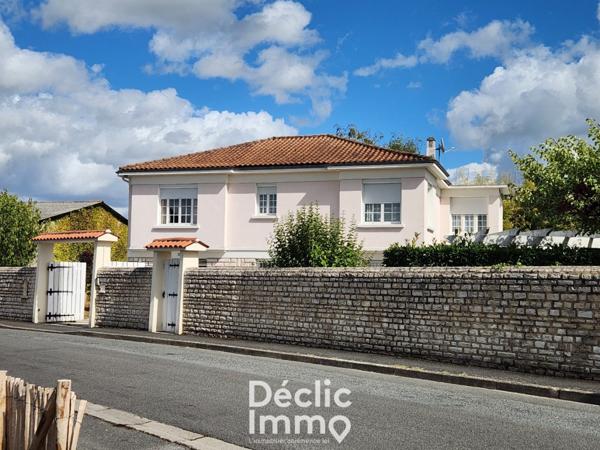 Vente maison La couronne, 162m² 8 pièces 249 500€ avec garage