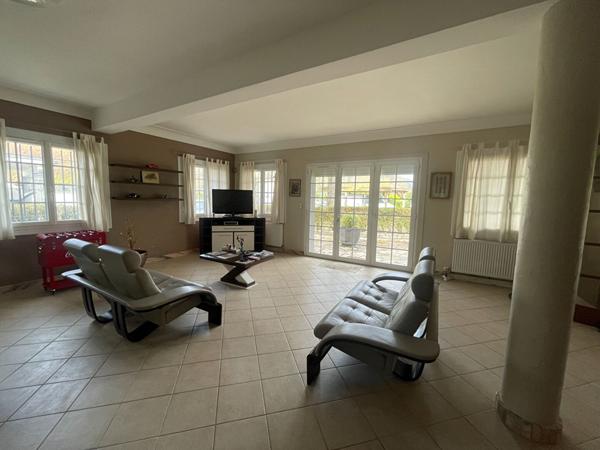 À Vendre Propriété avec Bâtiments en Chaume