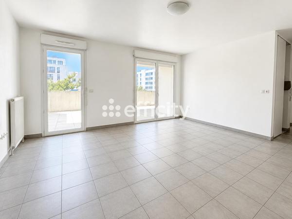 Appartement
         4 pièces
        - 100 m² 339 000 € *