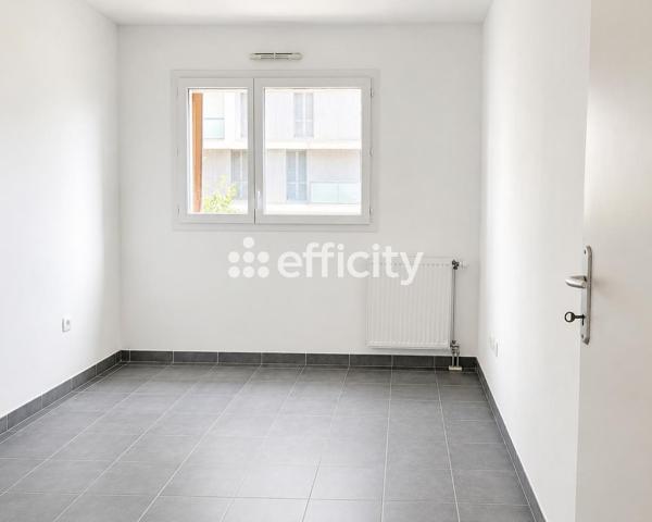 Appartement
         4 pièces
        - 100 m² 339 000 € *