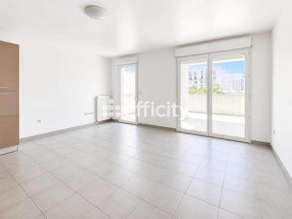 Appartement
         4 pièces
        - 100 m² 339 000 € *