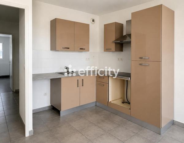 Appartement
         4 pièces
        - 100 m² 339 000 € *