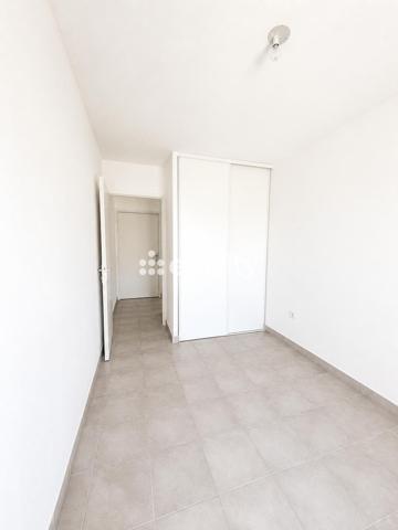 Appartement
         4 pièces
        - 100 m² 339 000 € *