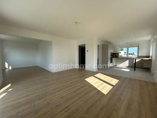 BUSCHWILLER, quartier résidentiel, superbe maison familiale entièrement rénovée en 2024, 186m², 5chambres, 2salles de bains, 7ares, panneau photovoltaique, classe énergie B. Top emplacement.