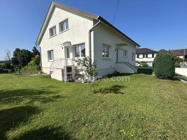 BUSCHWILLER, quartier résidentiel, superbe maison familiale entièrement rénovée en 2024, 186m², 5chambres, 2salles de bains, 7ares, panneau photovoltaique, classe énergie B. Top emplacement.