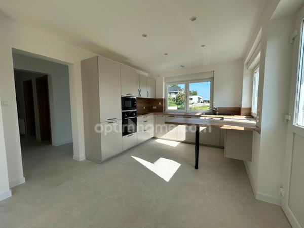 BUSCHWILLER, quartier résidentiel, superbe maison familiale entièrement rénovée en 2024, 186m², 5chambres, 2salles de bains, 7ares, panneau photovoltaique, classe énergie B. Top emplacement.